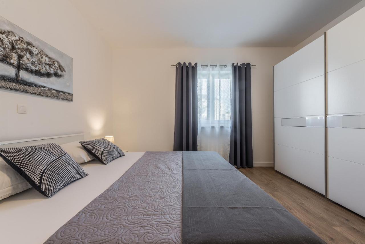 Holiday Home Bajlo Apartment With Three Bedrooms Zára Kültér fotó