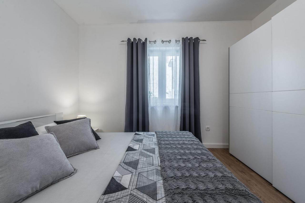 Holiday Home Bajlo Apartment With Three Bedrooms Zára Kültér fotó