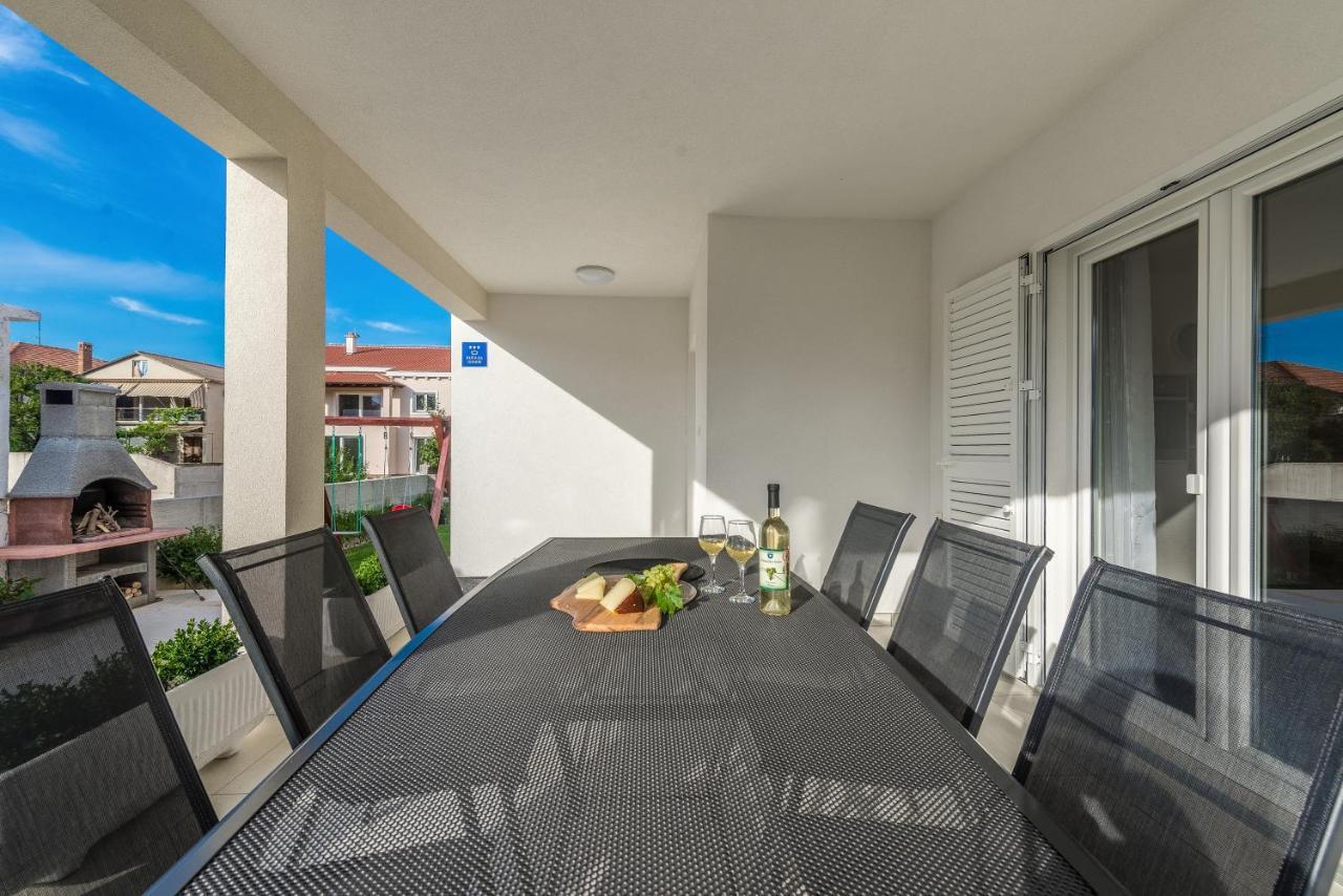 Holiday Home Bajlo Apartment With Three Bedrooms Zára Kültér fotó