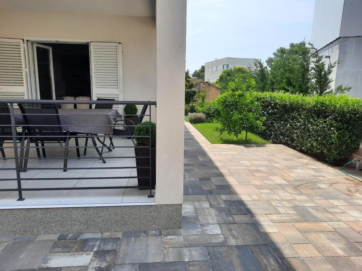 Holiday Home Bajlo Apartment With Three Bedrooms Zára Kültér fotó